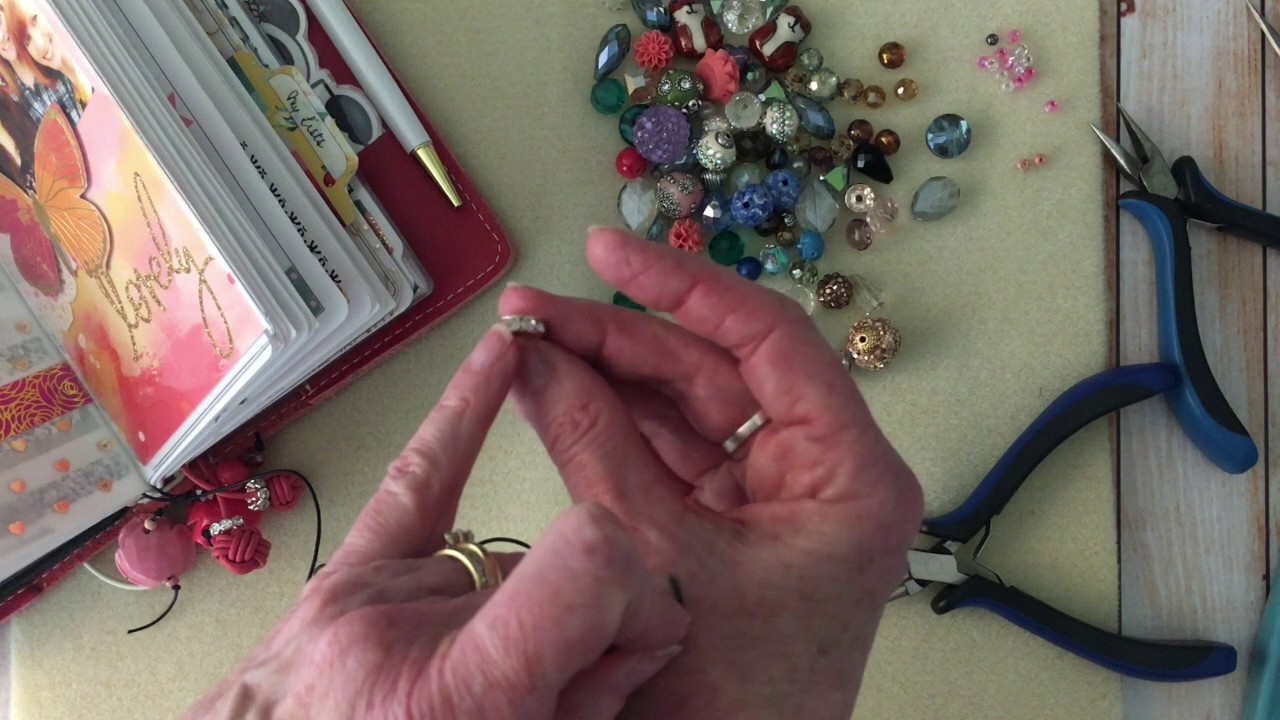 Traveler's Notebook Basic Bookmark Tutorial