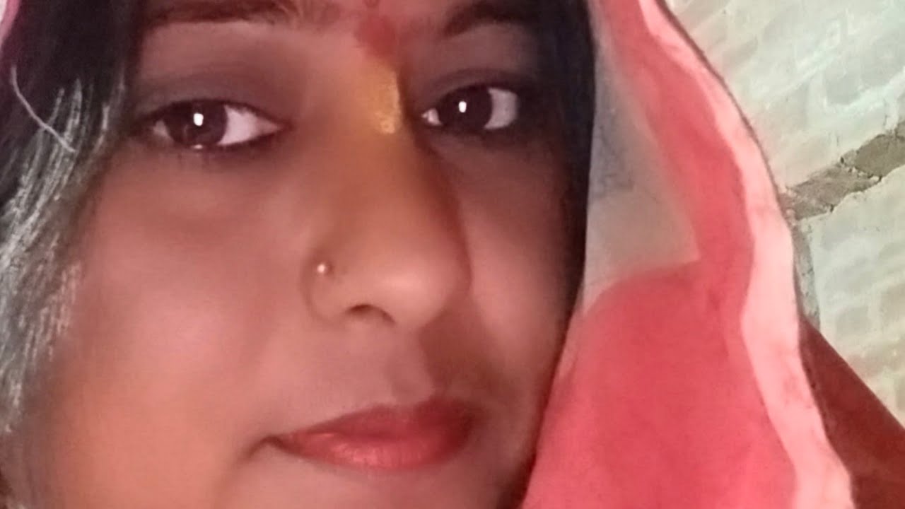 Priyanka_tiwari is live