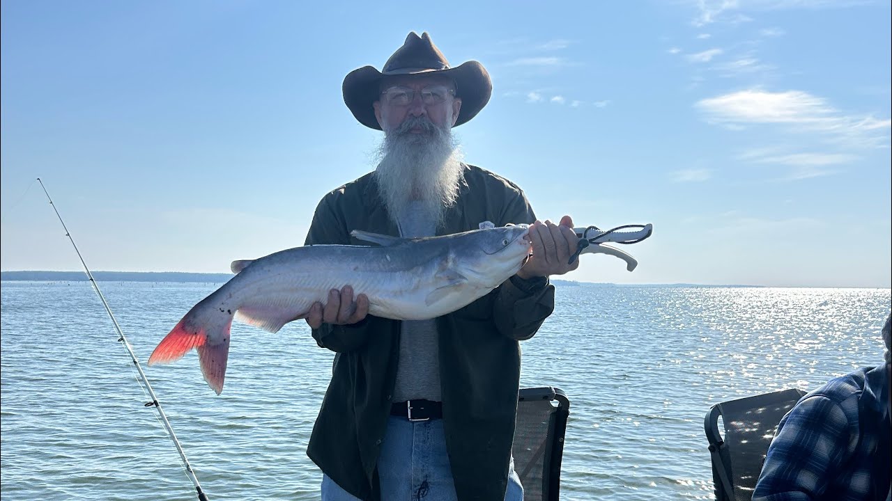  Texas Catfishing on lake Sam Rayburn 2/28/26 part 1