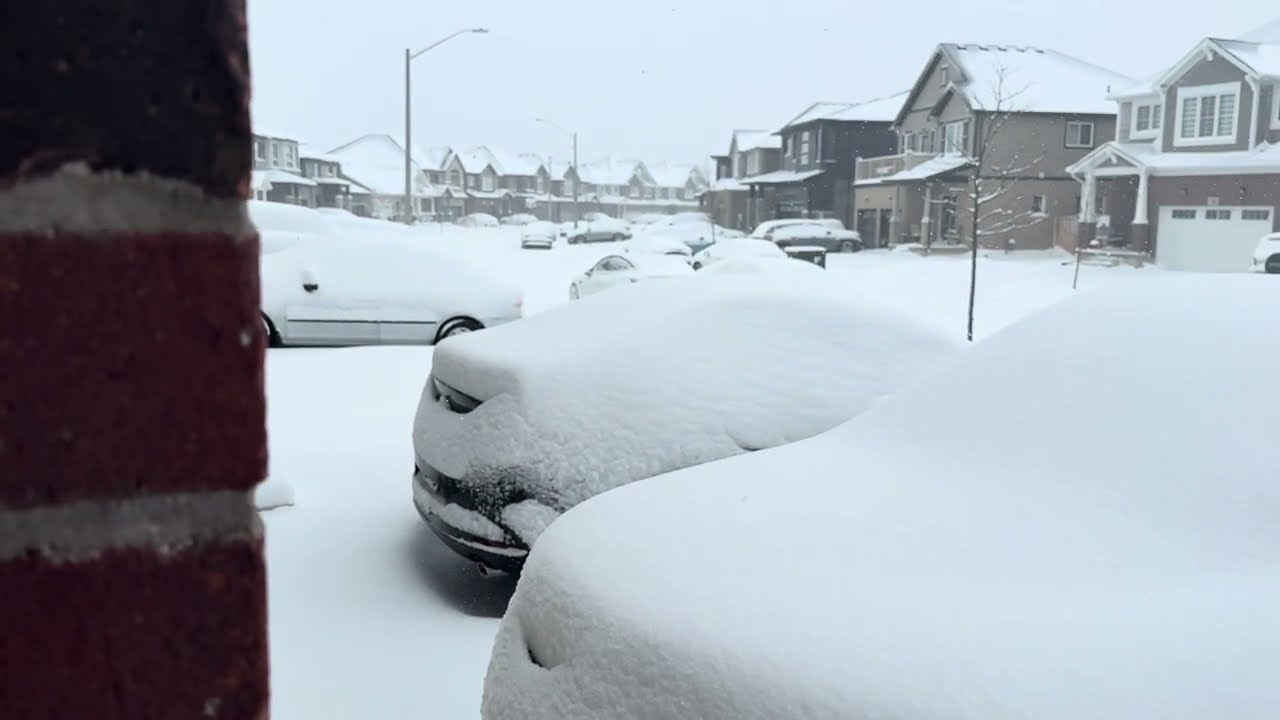 عاصفه ثلجيه في كندا 🇨🇦🌧️❄️