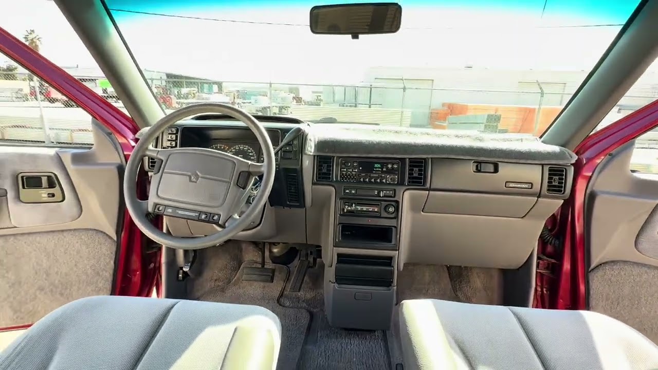 Cars&Bids Walk Around Video 1993 Dodge Grand Caravan