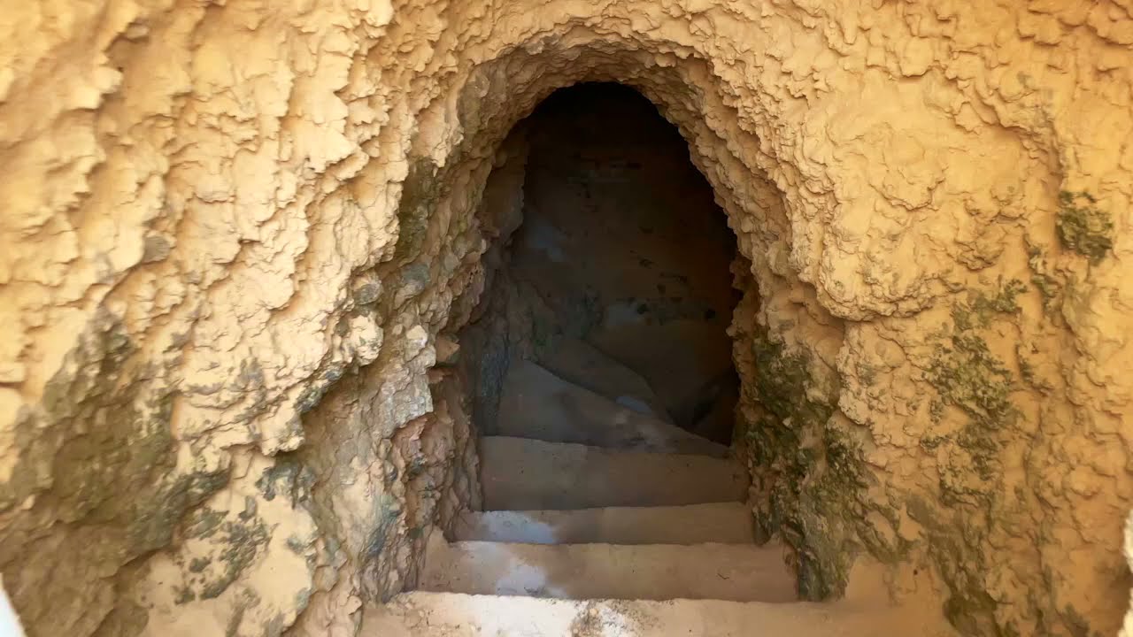 Secret spot: 'Smugglers cave' - Ibiza