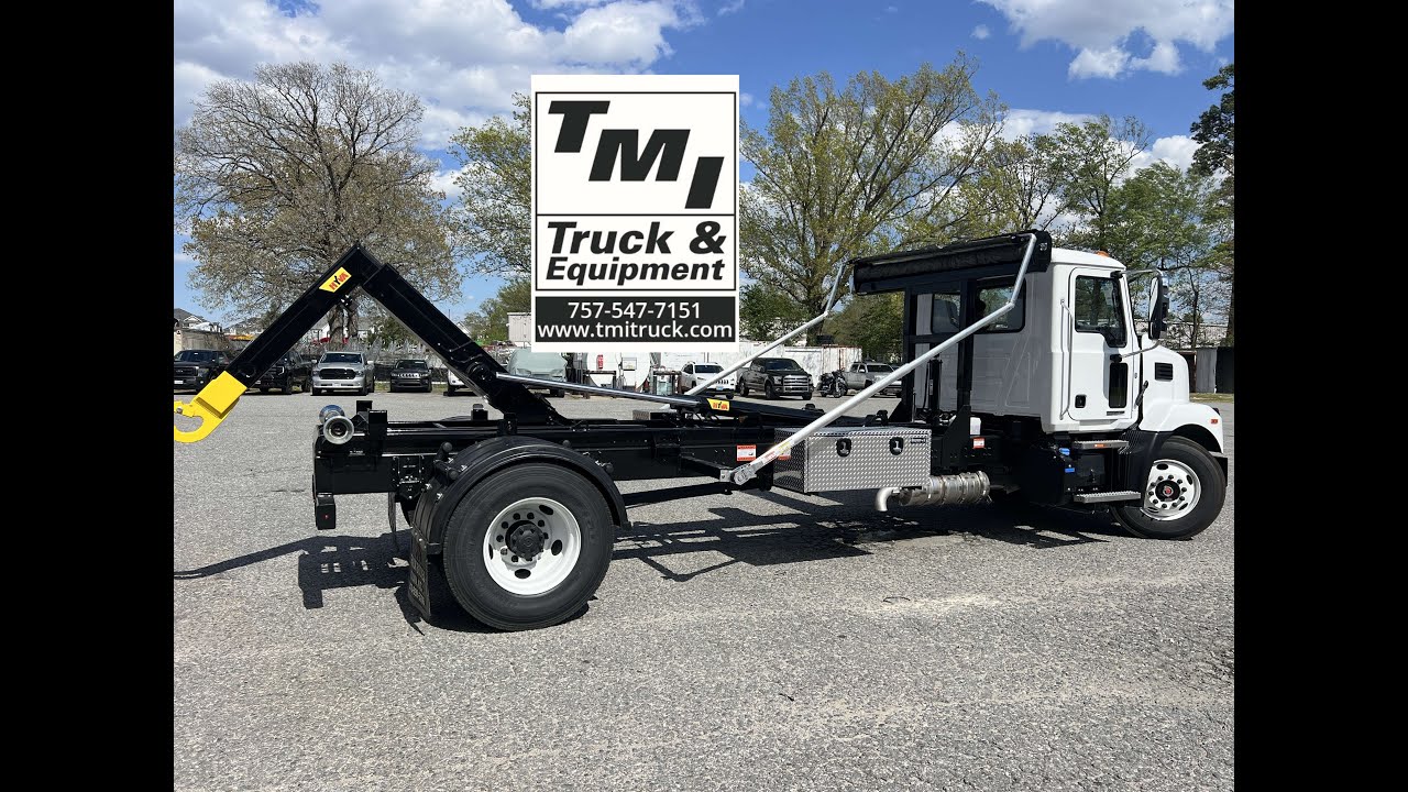 Mack MD7 HYVA Titan hooklift