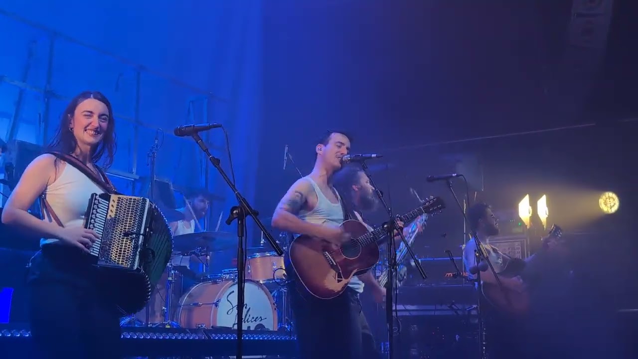 La MODA (La Maravillosa Orquesta del Alcohol) - Hay Un Fuego - Directo Sala Capitol 2026 - 4K