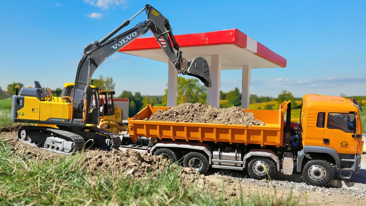 Amazing RC Construction Site! Building A New Gas Station in 1:14 Scale!