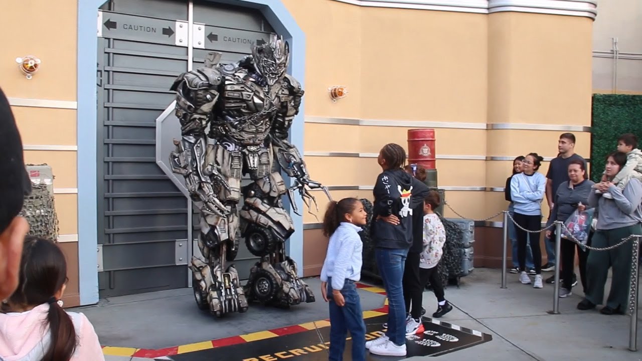Megatron Meet & Greet | Transformers Metrobase - Universal Studios Hollywood 2025