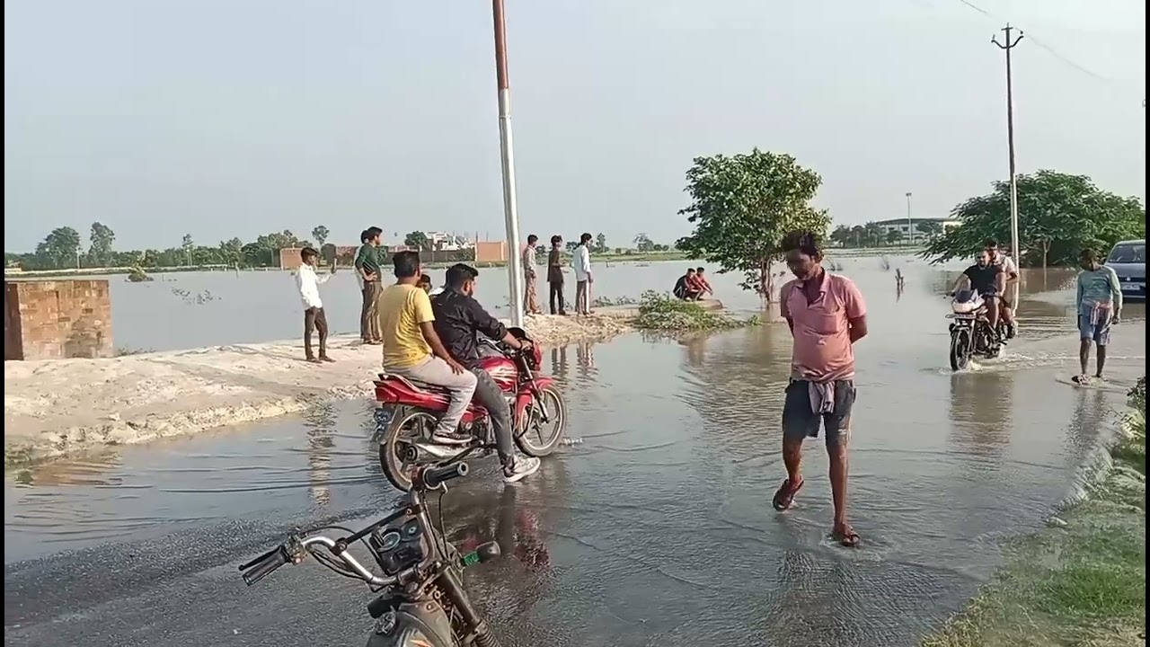 Aur bad  Gaya Garra Nadi ka Pani Shahjahanpur khatre se upar 😥 Subhash Nagar Pane me #YouTube #video
