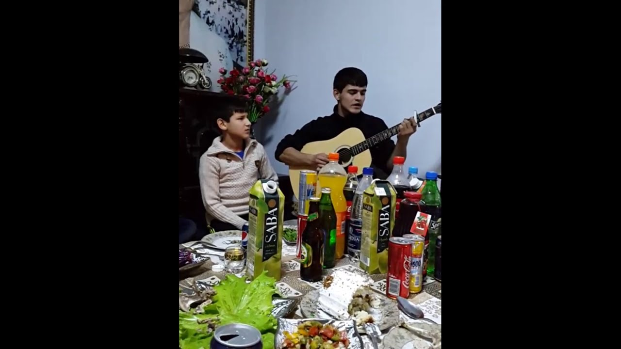 Yanyar içim gitara aydymy Yash talantlar.