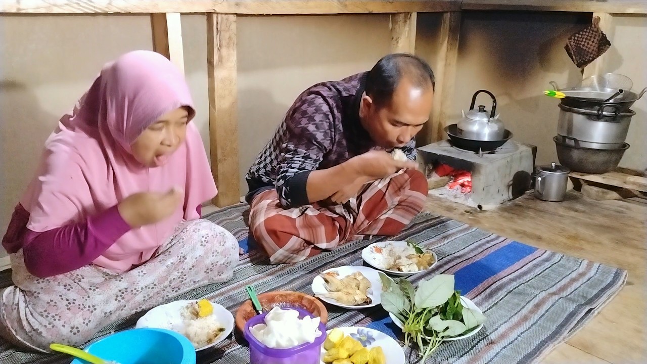 MENU MAKAN HARI INI DIDAPUR TUNGKU PEDESAAN! IKAN ASIN SAMBAL DAN LALAP MENU ANDALAN YG BIKIN NAGIH