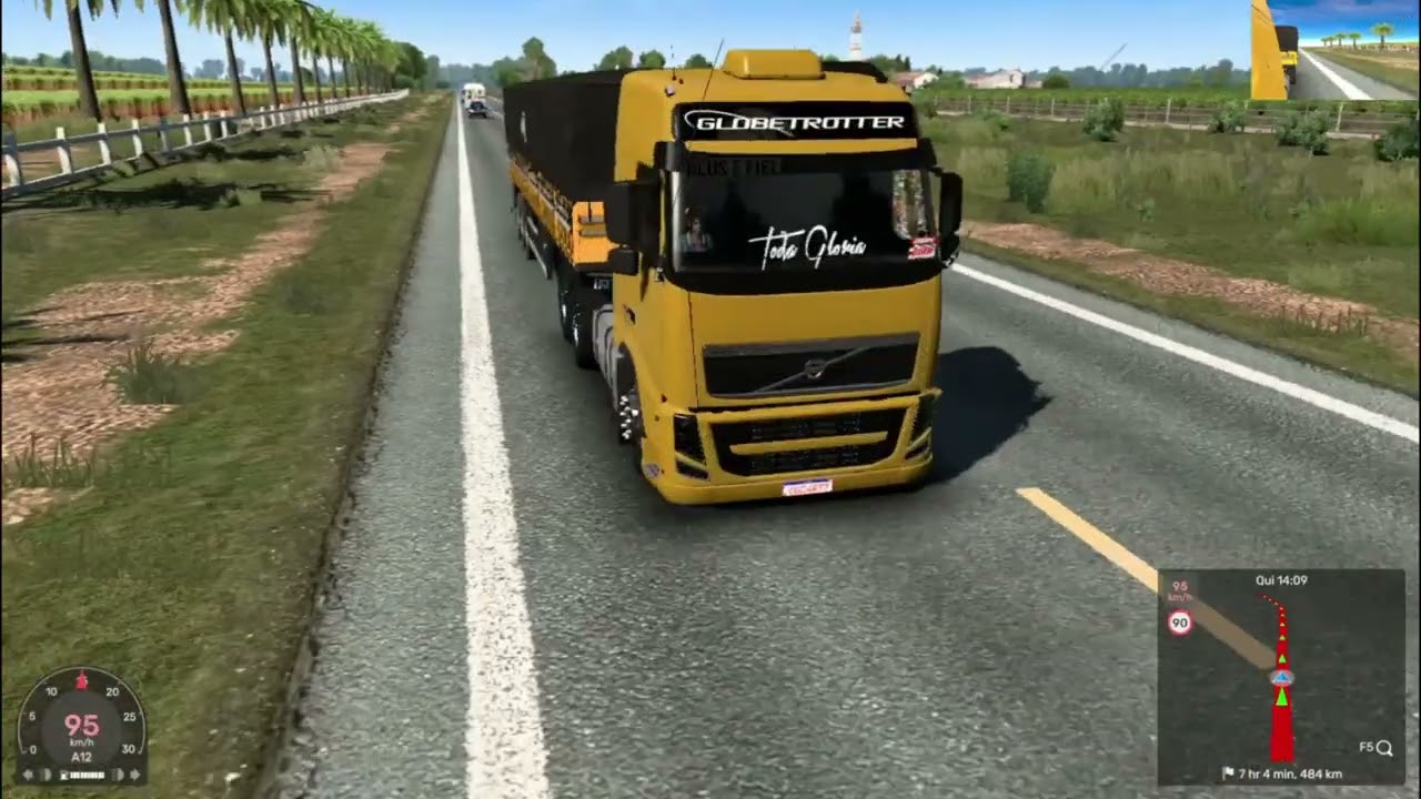 Trecho da viajem de São Luis ao Ceara levando carga de cascalho de madeira . Volvo FH .