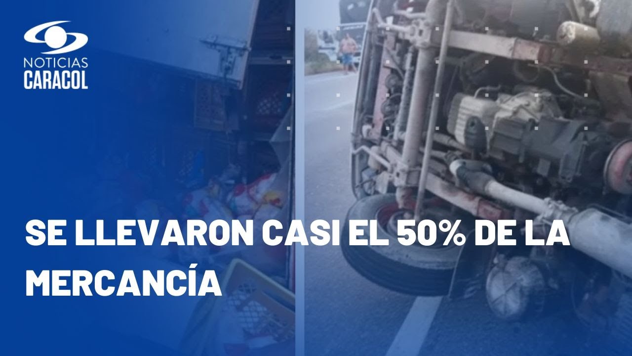 Camión se volcó en Santa Marta e inescrupulosos se llevaron parte de la carga