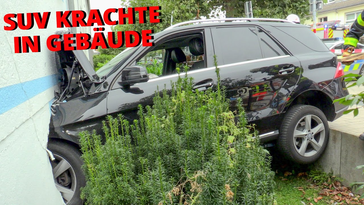[MERCEDES SUV KRACHTE DURCH HAUSWAND] - Gebäude abgestützt | Bergung durch Abschleppdienst | Monheim