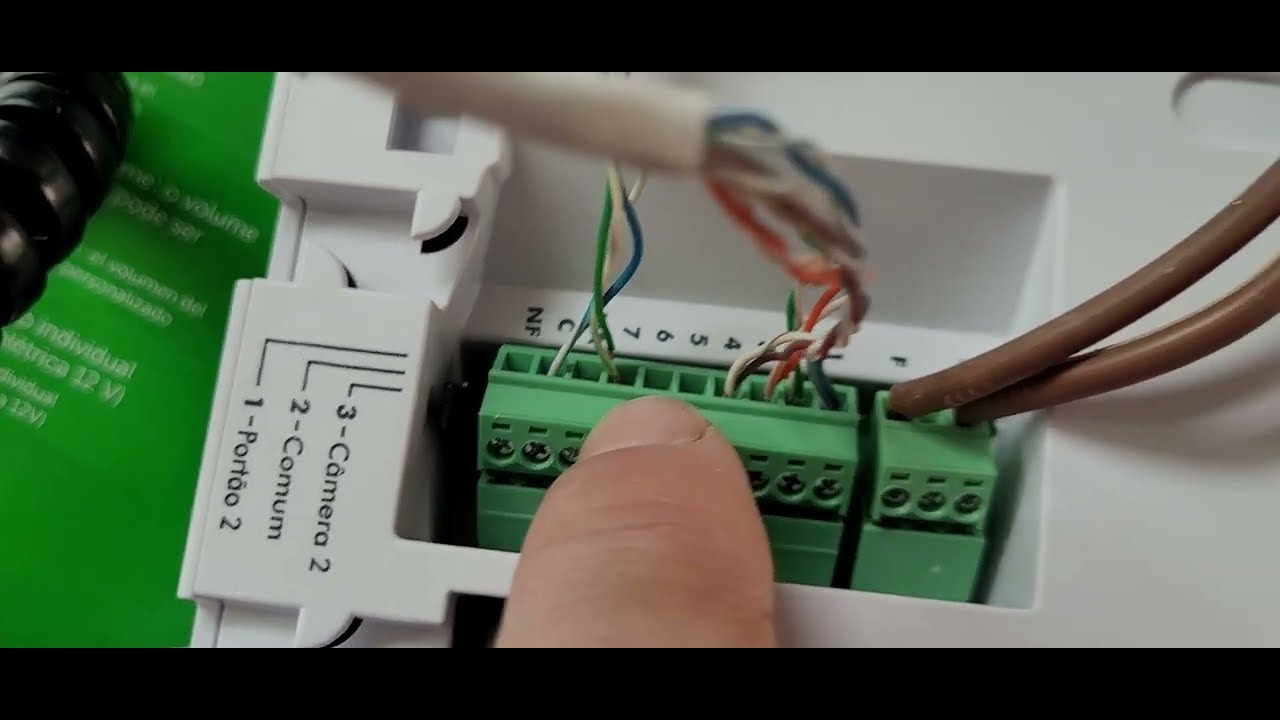 Como fazer a instalação do vídeo porteiro IVR 1010 com câmera externa