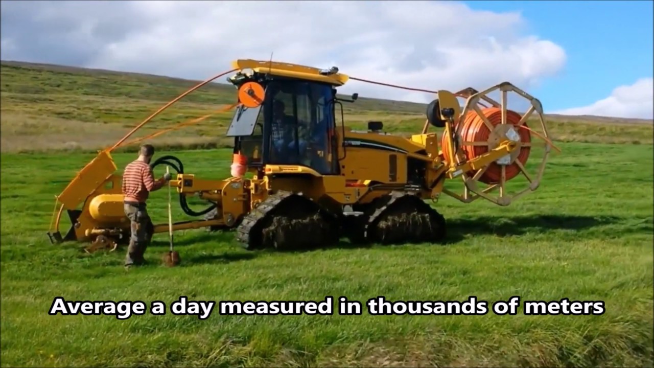 Best practice: Network installation on the side of the road Trenching or mole plow