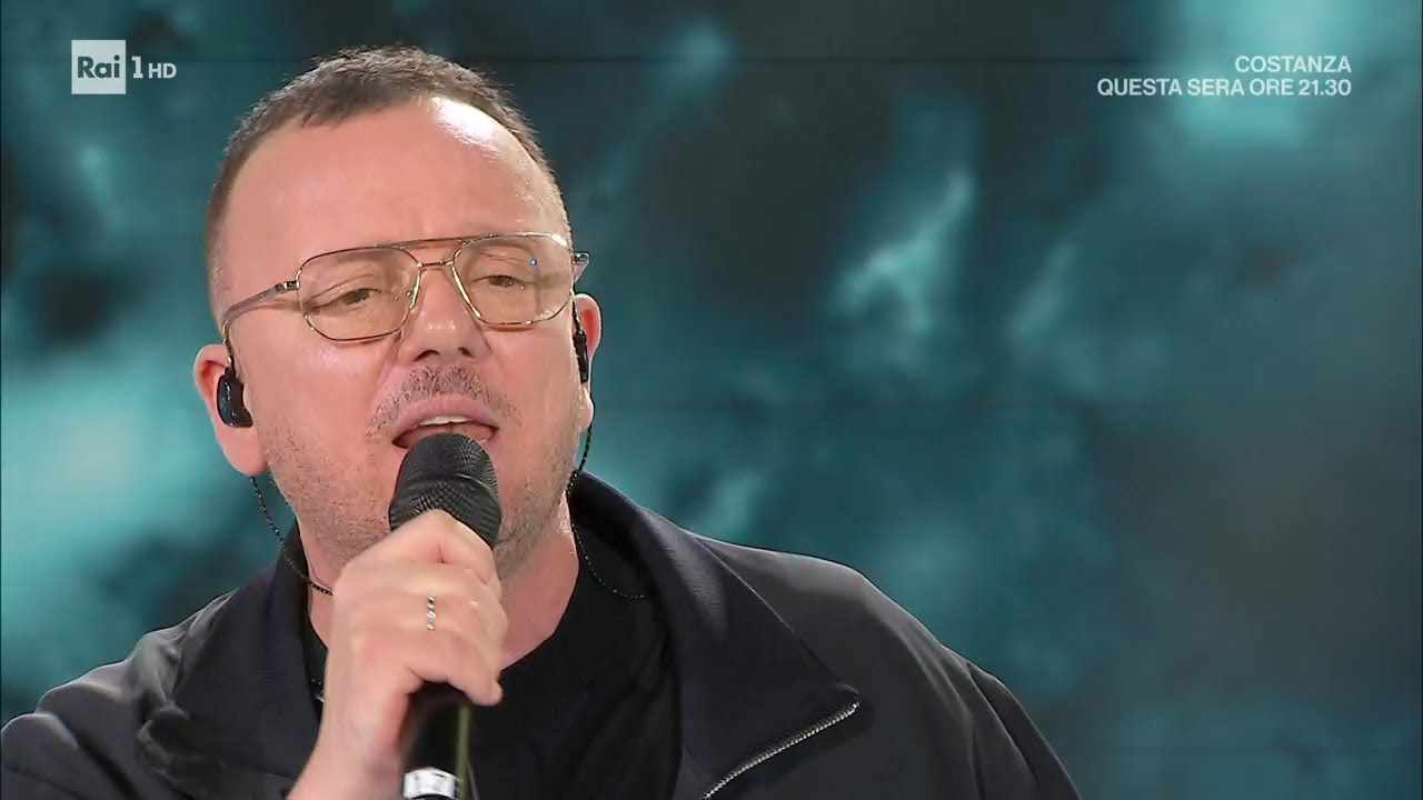 Gigi D'Alessio canta 