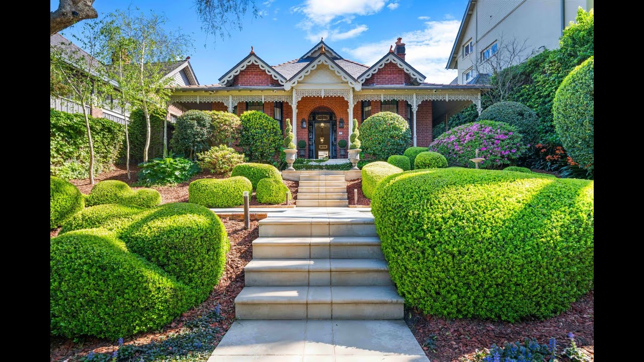100 Lang Road, Centennial Park