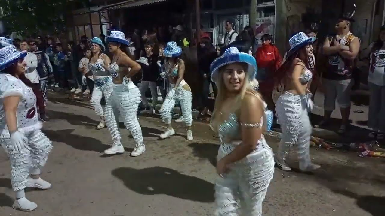 murga los diferentes de Billinghurst en barrio sarmiento buenos aires