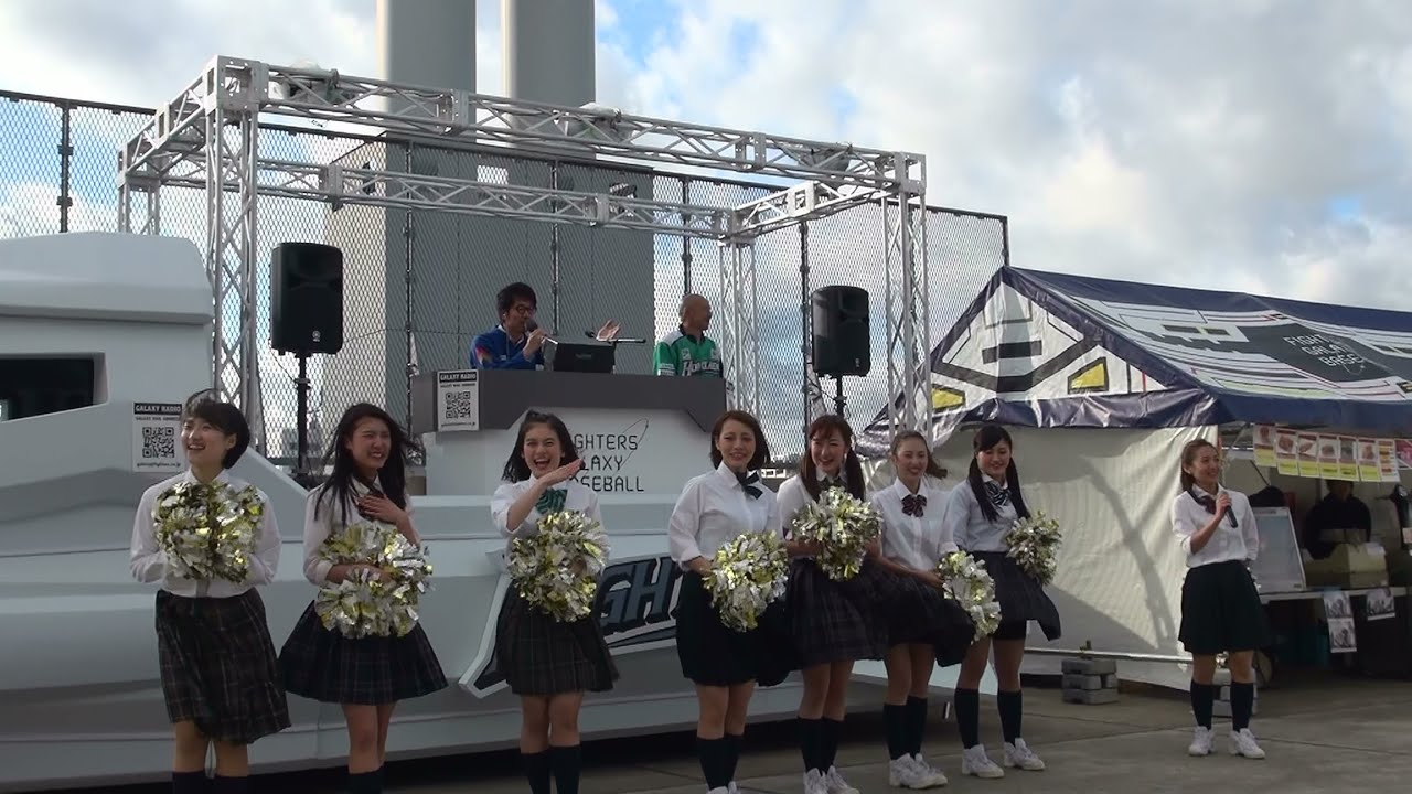 20160602 風が強く寒い中でのファイターズガール テラスステージ