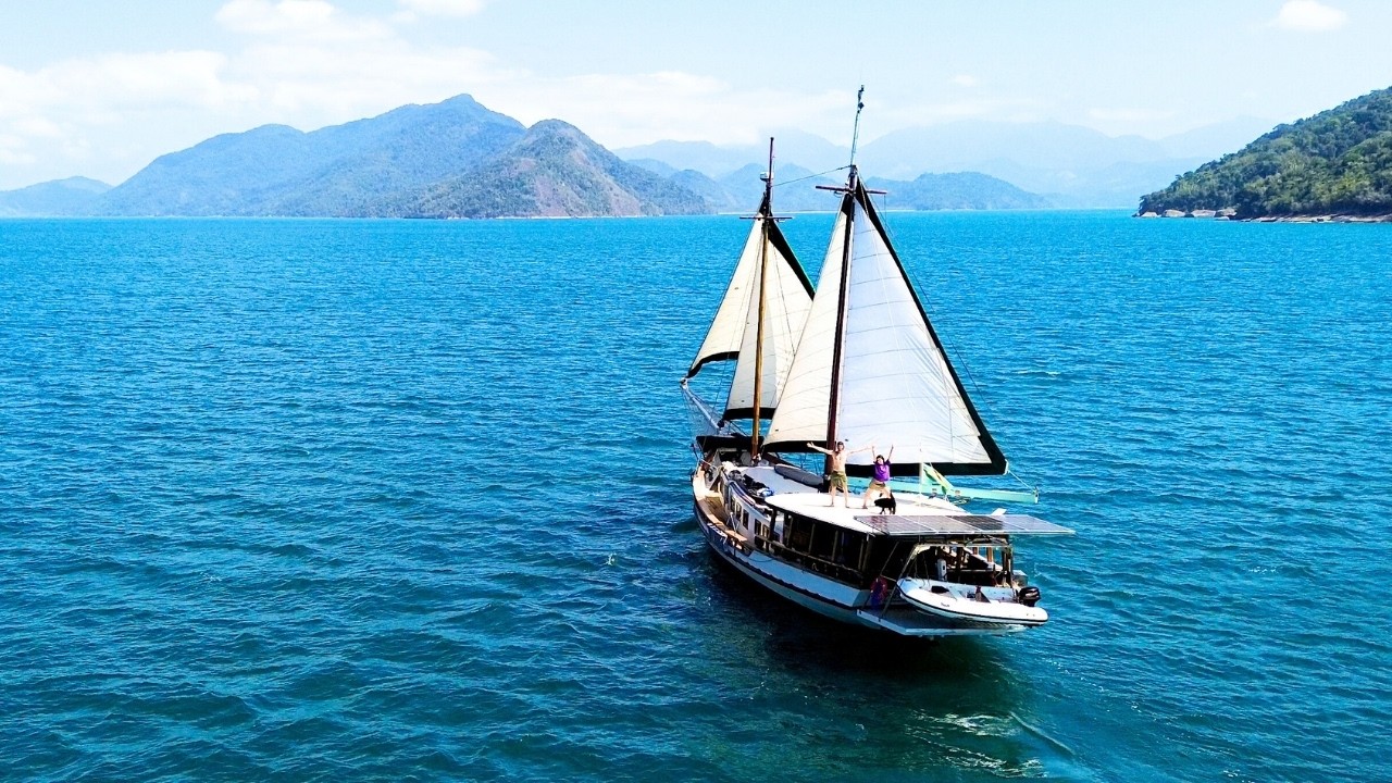 Sailing & Spearfishing in Brazil&rsquo;s Crystal Waters &mdash; Sailing Yab&aacute; 284
