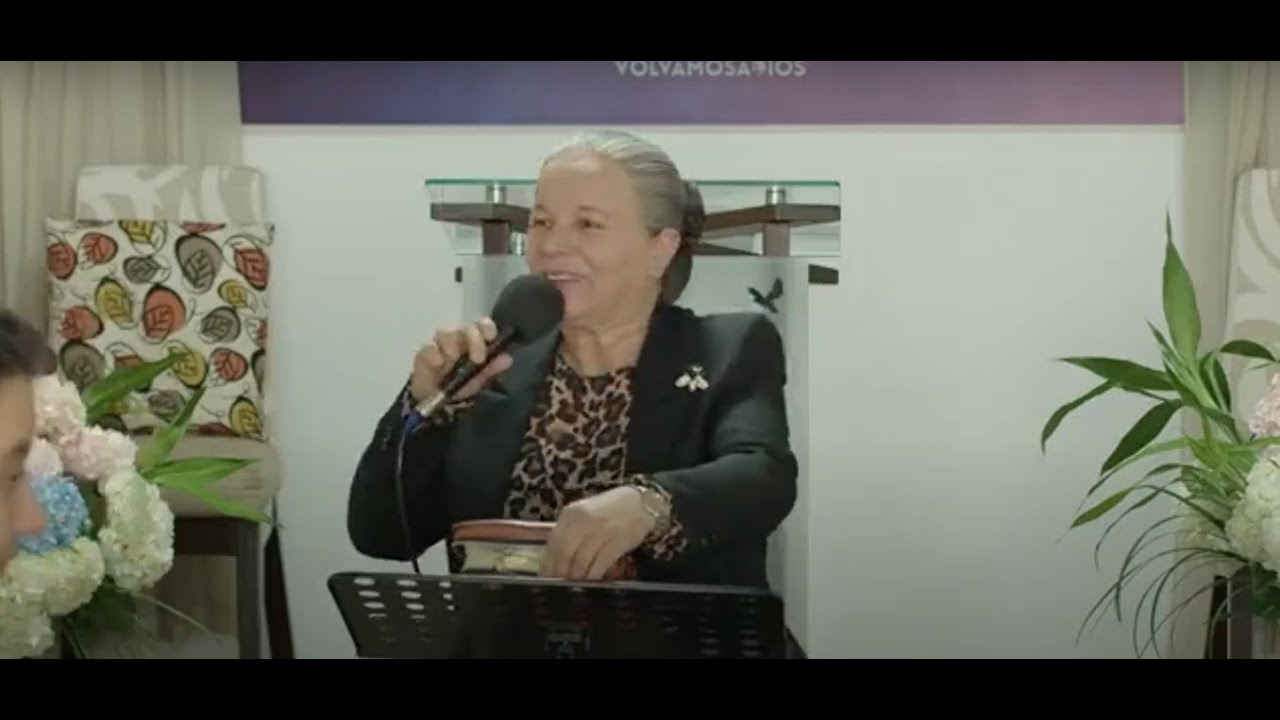 conferencia de damas I Hna Carmen Valencia de Matínez