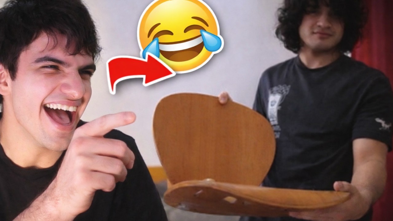 SE LE ROMPE LA SILLA EN DIRECTO 🔥🔥