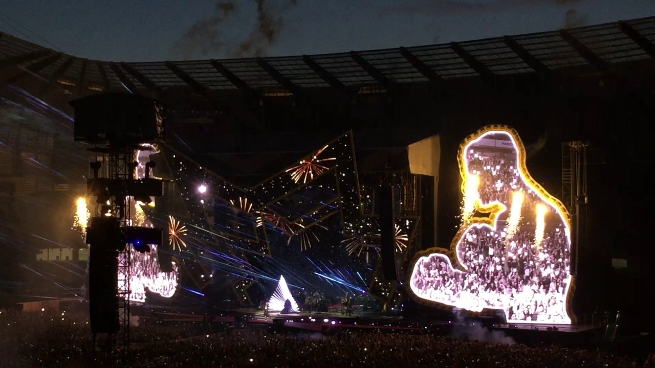 Robbie Williams - Angels ( Etihad Stadium 3rd June 2017 ).