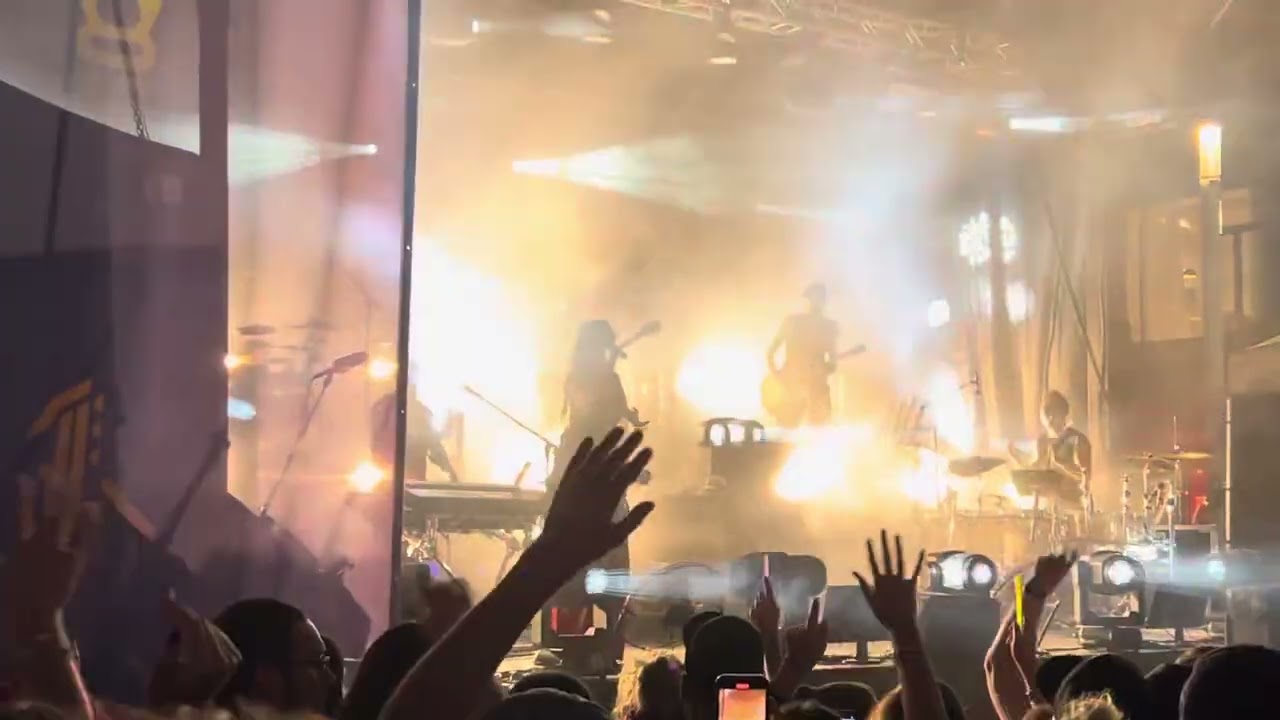 Marie-Mai - Noir sur noir (Live à Laval / Tournée de festivals / 2025)