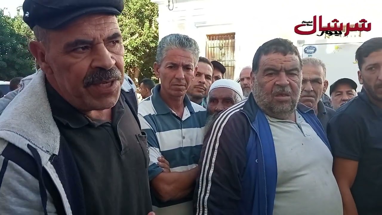 التجار الفوضويون بسوق شرشال بتيبازة يحتجون على منعهم من ممارسة نشاطهم