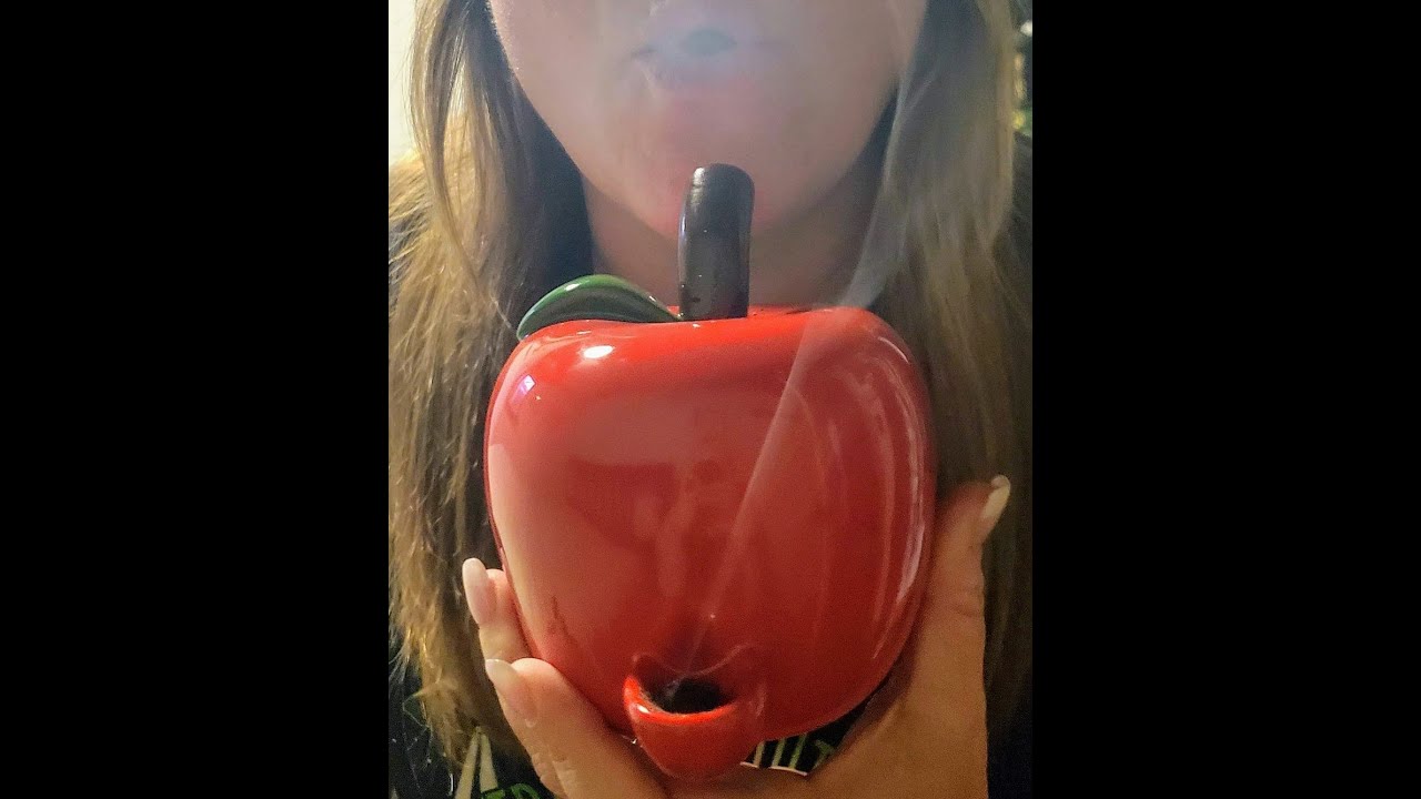 Apple Pipe! Smoke Sesh