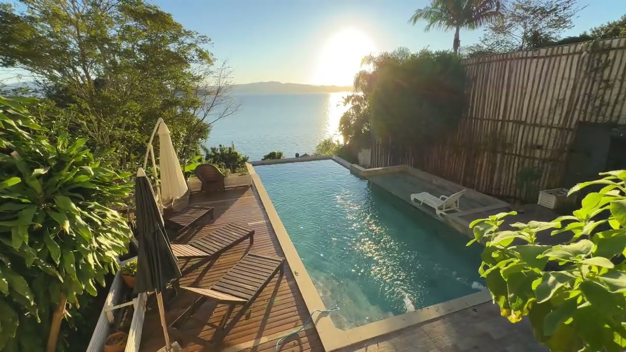 Casa Exclusiva em Sambaqui, Florian&oacute;polis: O Ref&uacute;gio Perfeito Pr&oacute;ximo ao Mar