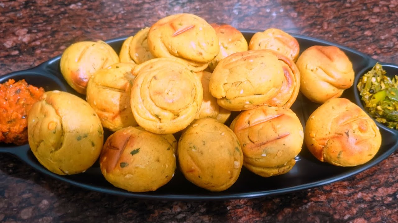 मूँग दाल मसाला बाटी बनाए घर पर आसान तरीके से/मूँग दाल की बाटी/Moong dal masala baati recipe