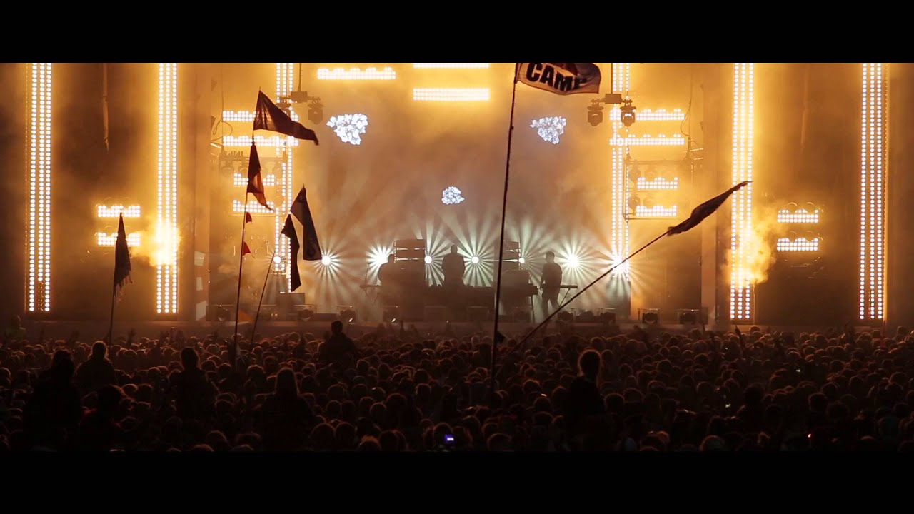 AV AV AV performing 'Baileys' live at Roskilde Festival 2015