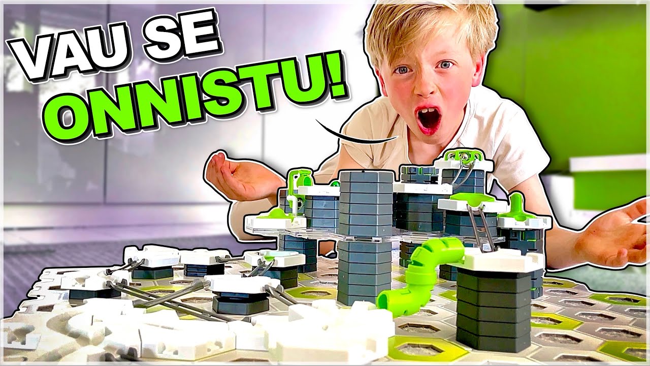 8-Vuotias Rakentaa Hullun KUULARADAN! | Gravitrax