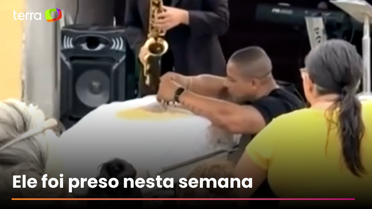 Homem suspeito de jogar mulher do 10&ordm; andar chorou ao lado do caix&atilde;o no vel&oacute;rio