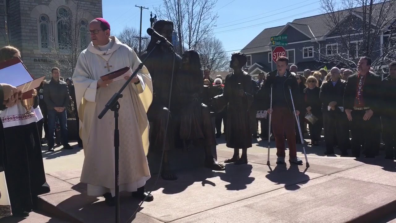 Life-size Jesus statue unveiled before the Basilica of Saint Adalbert