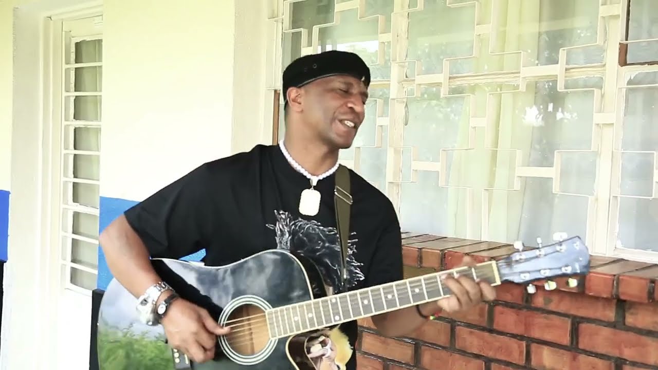 Inkuru mbarirano ya SEBANANI Andre Cover SAFARI