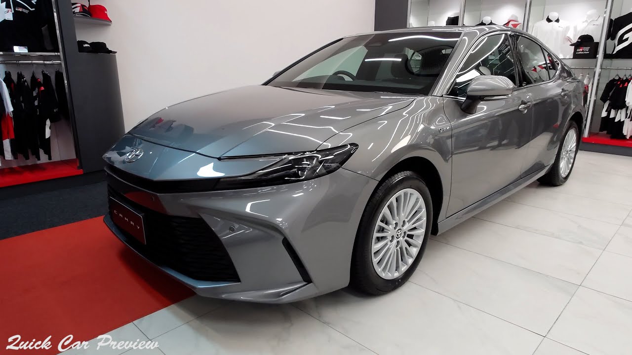 2025 Toyota Camry 2.5 HEV Smart 'Precious Metal' | Exterior and Interior