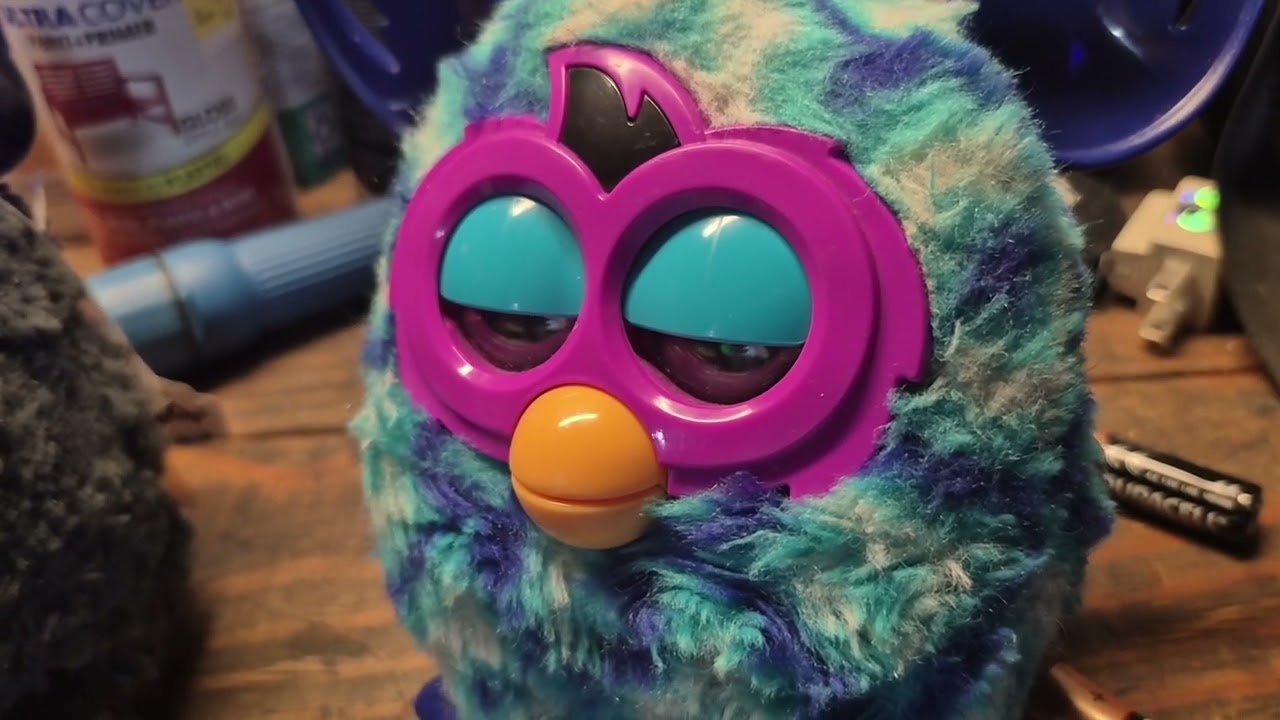 Part 1 how to fix frozen 2012 Furby/Furby Boom/Furbacca. (How To Replace Motor/How to fix dead motor