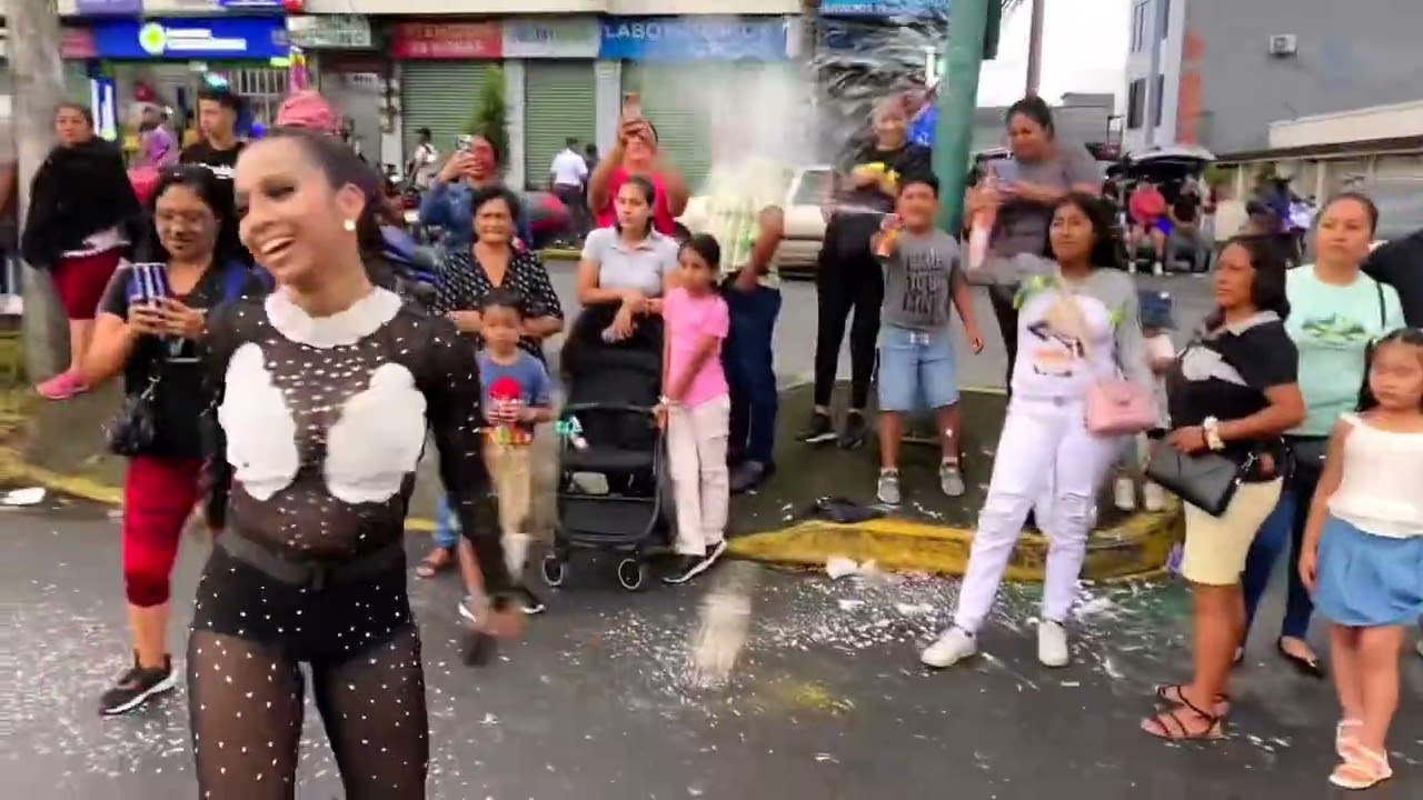 LAS HERMANAS YARLEQUE IMITANDO A LA REINA DEL REGUETÓN // IVYQUEE 🔥