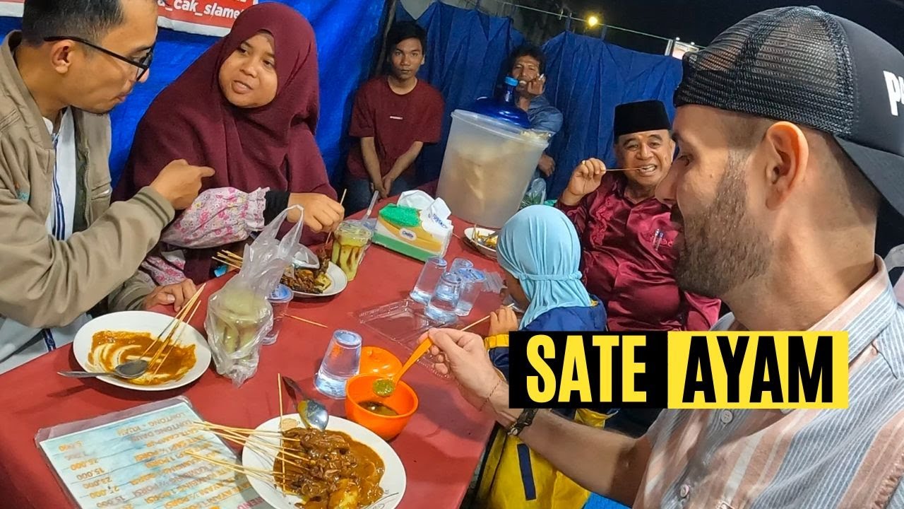 There's No Better Indonesian Street Food Than SATE AYAM! 🇮🇩