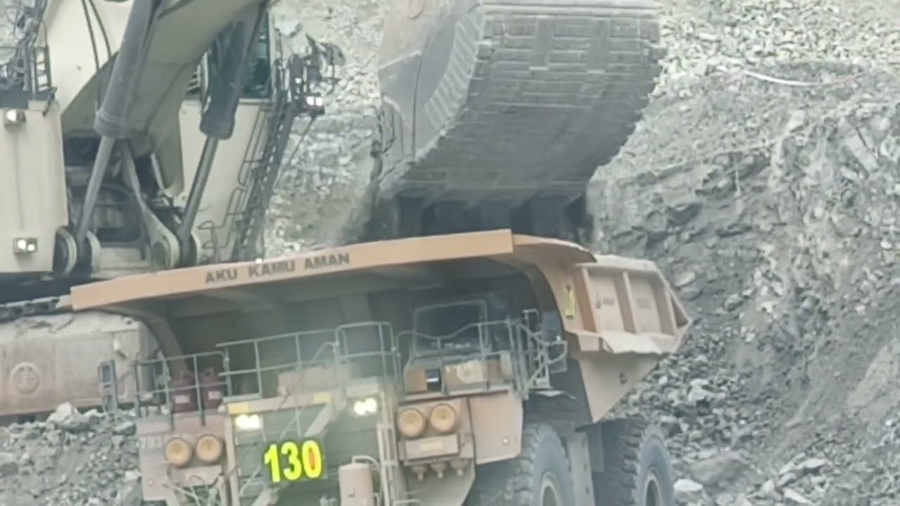 Alat berat excavator liebher