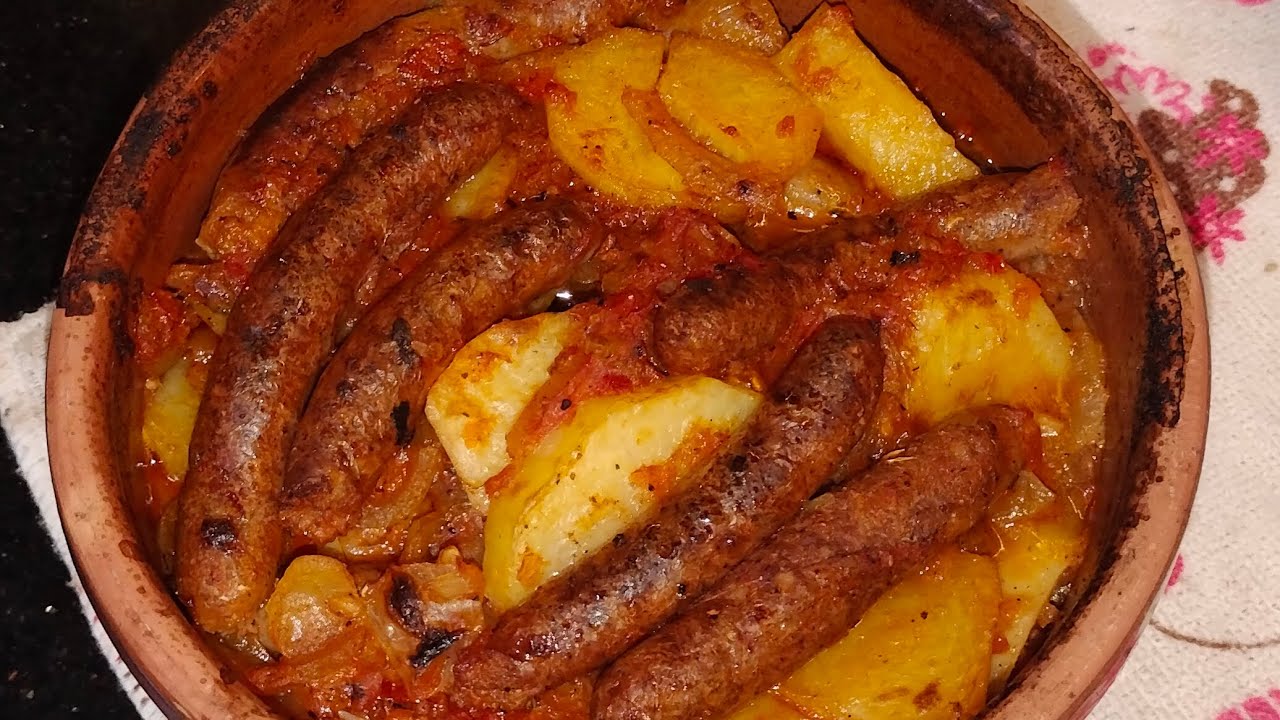 مش هتبطلي تعمليه 😋 طاجن بطاطس بالسجق بطعم ولا أروع