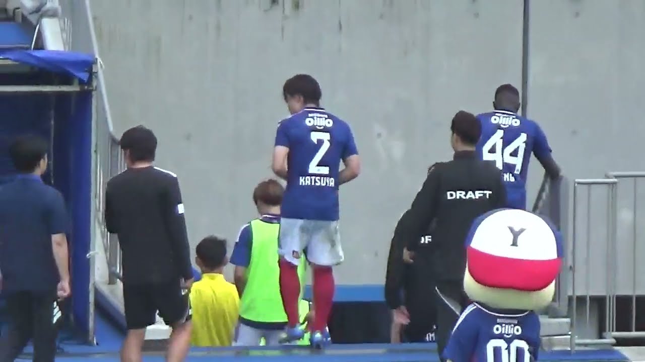 【大ブーイングに覚悟のないフロントに弾幕】横浜F・マリノス 試合後挨拶｜vs京都サンガ