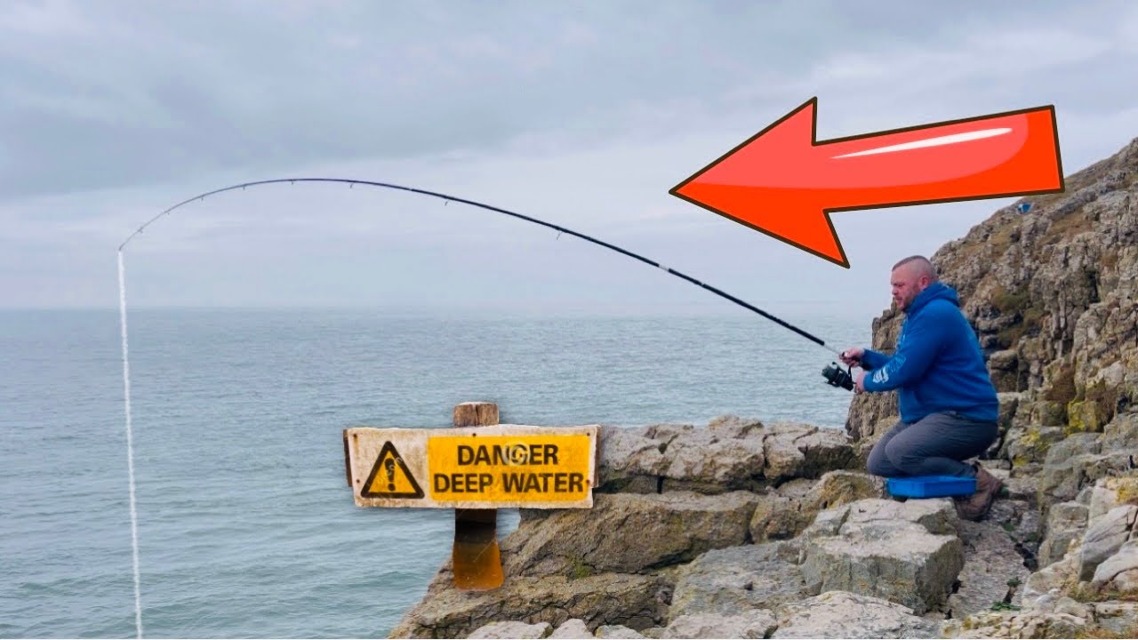 Fishing in DEEP WATER from this HIGH CLIFF❗️
