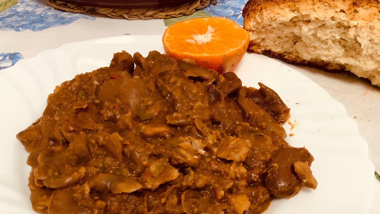 Molho de Fava Seca ou Fava Rica com Pão de Milho Quentinho neste dia de Inverno