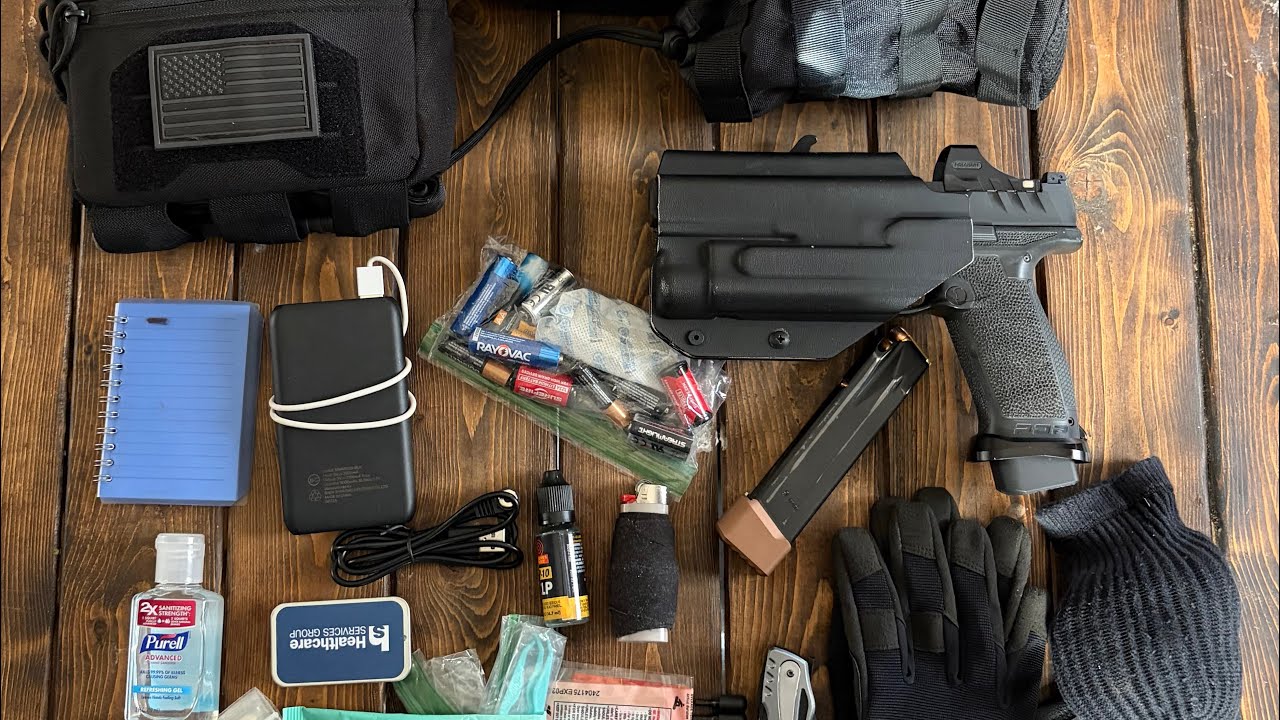 My EDC Bag setup and must have items!