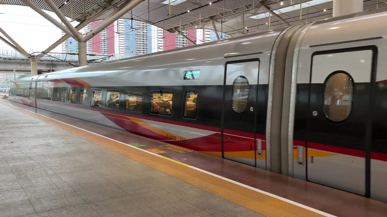 【白色LED的智能動車組】廣深港高鐵 高鐵復興號 CR400AF-S智能動車組(併節運行) G6003/G6006次 往深圳坪山 深圳北站 離站