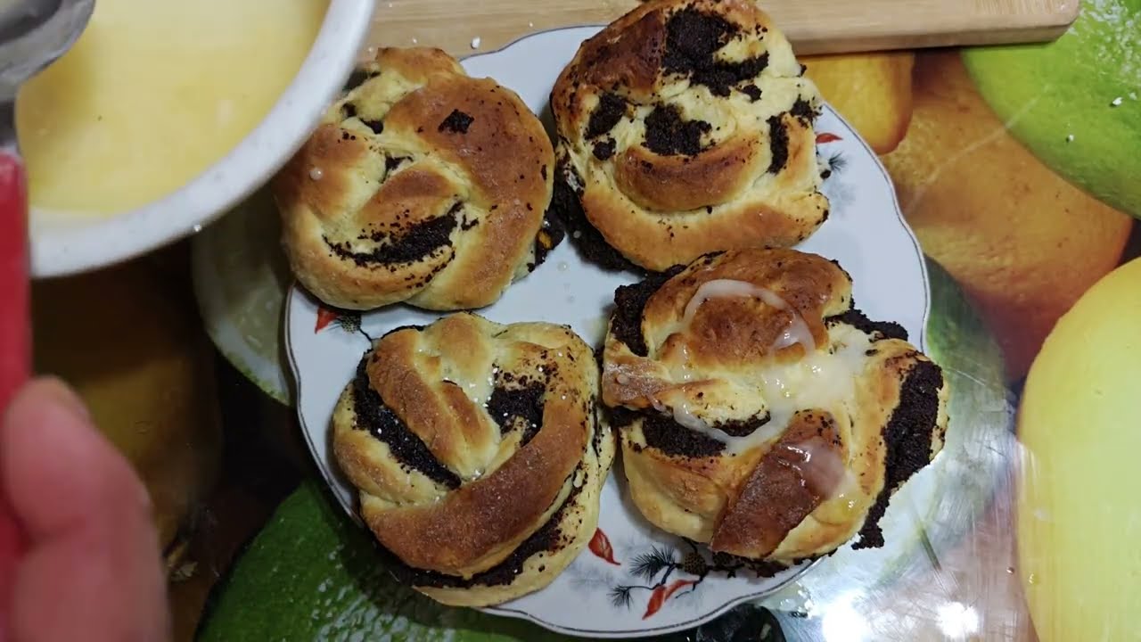 Słodkie bułki z makiem