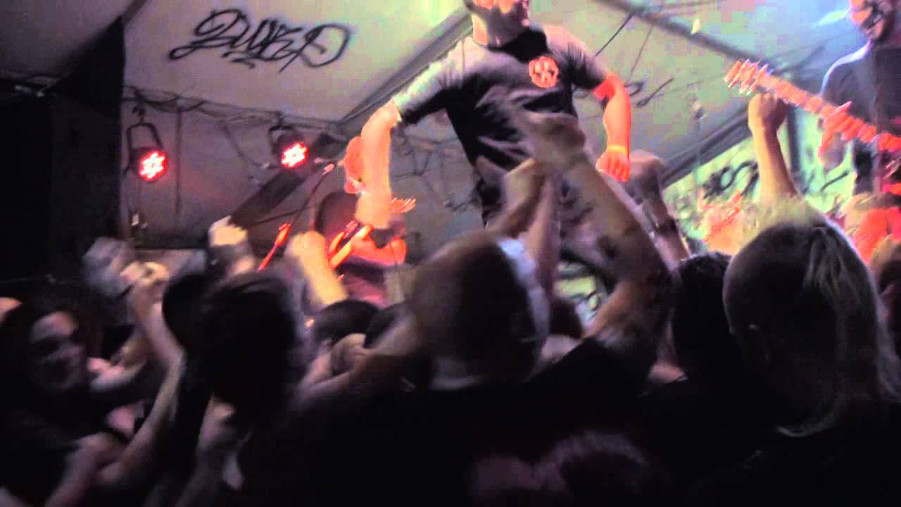 Attaccabrighe - Frana La Curva (Erode) [Live @ Magazzino 47, Brescia, 16/06/2012].mov