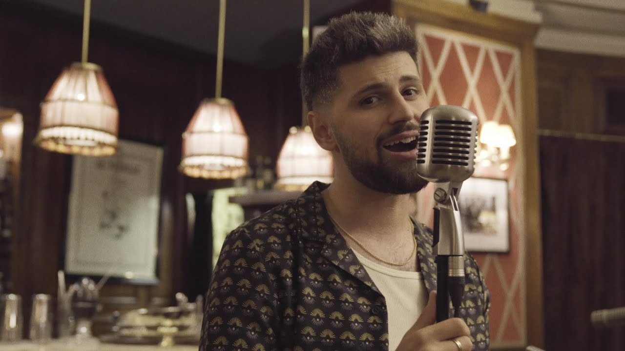 I Fall In Love Too Easily (Live at El Palace Barcelona ft. Ahyvin Bruno) - Gregori Hollis